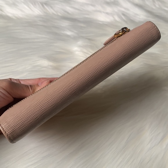 Authentic Prada Saffiano Long bifold flap wallet Blush/nude color. - Picture 9 of 13